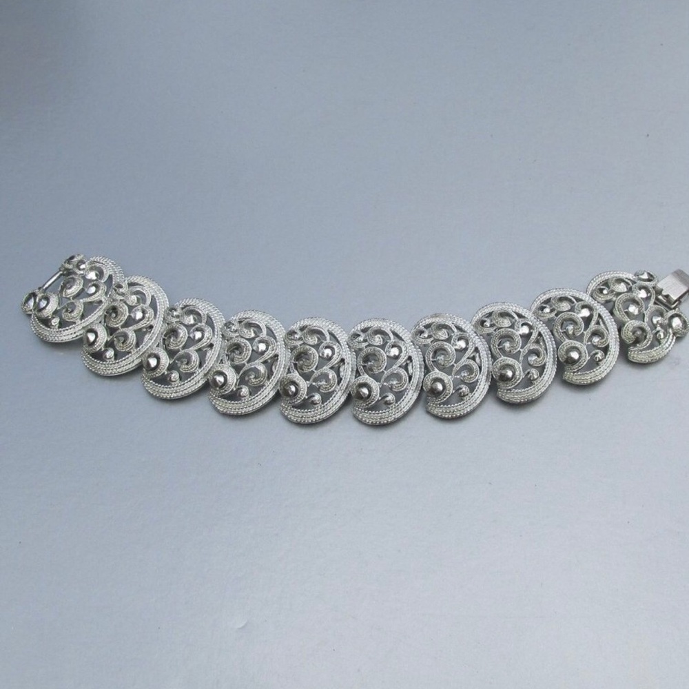 Coro Jewelry-Coro Pegasus Vintage Wide Link Silver Bracelet-Silver-Size: 7 14 | - Picture 3 of 8